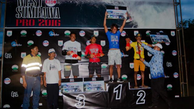 Filipino surfer Philmar Alipayo wins West Sumbawa Pro 2016 in Bali