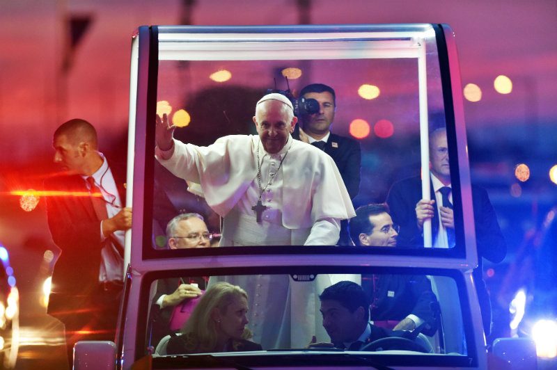 Pope electrifies Philadelphia with advice on family, immigration