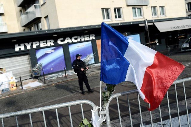 Paris supermarket hostages sue media over live coverage