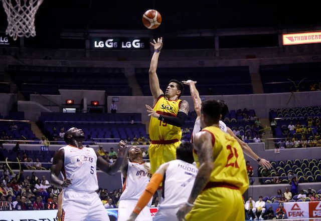 ’50-50 chance’ Pingris will play in Christmas Clasico
