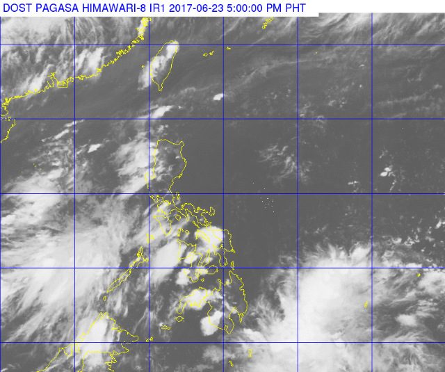 Light-moderate rain over Palawan, Mindoro on Saturday