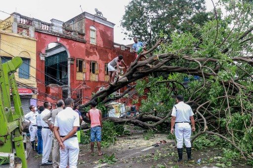 South Asia cyclone death toll passes 100