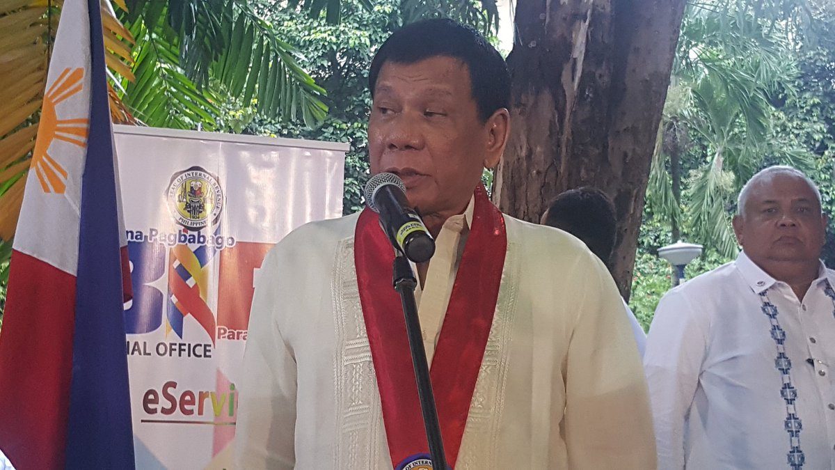 Duterte calls Aquino ‘gago’ for saying drug war ineffective