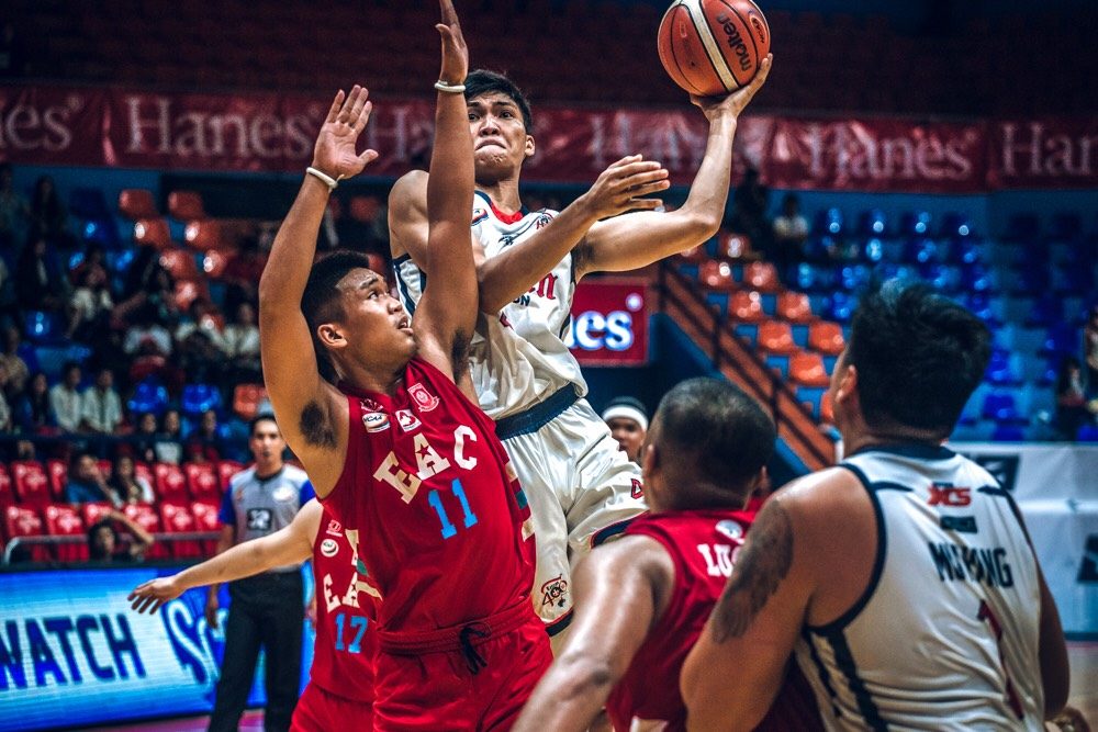 FIRED UP. Ato Ular works on both ends to finish with 19 points and 9 rebounds. Photo by Kyle Janremy Bustos/Rappler 