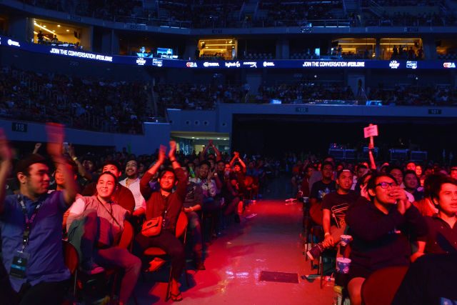 A FOURTH ROUND? The crowd cheers on for Team Liquid hoping that they get to extend the match at for a fourth game at the best of five series. 