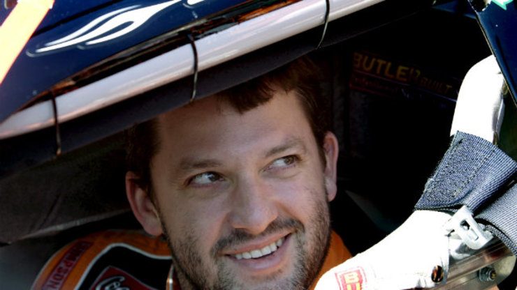 NASCAR’s Tony Stewart pulls out of race after hitting, killing driver