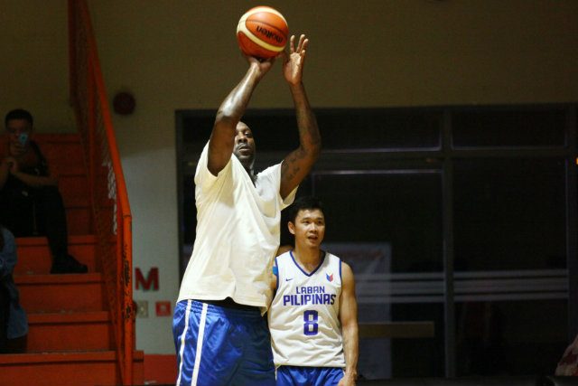 Andray Blatche spots up for a jumper as Gary David looks on. Photo by Josh Albelda/Rappler 