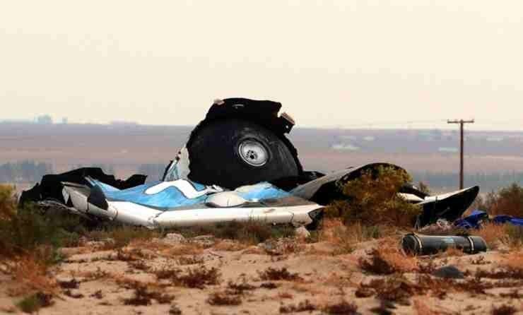 'SETBACK' FOR SPACE TOURISM. Debris from the crash site of the Virgin Galactic Spaceship Two rests in the Mojave desert, some 30 miles north of Mojave, California, USA, October 31, 2014. Spaceship Two crashed during a test flight killing the co-pilot and seriously injuring the pilot. Photo by Michael Nelson/EPA