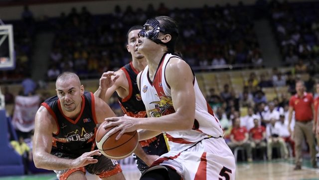 Cabagnot fined by PBA for hitting Jazul in groin area