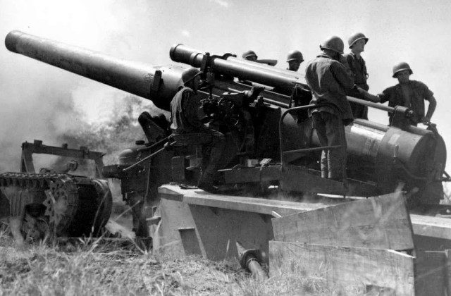 WEAPON. The US Army 240mm howitzer was used in action during the battle of Manila. Photo from Wikimedia Commons 