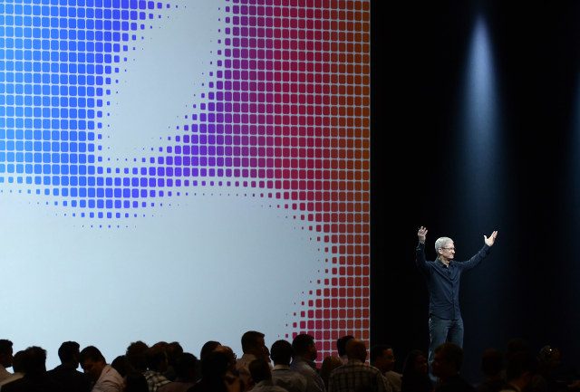 New Apple software brings Macs and iPhones closer