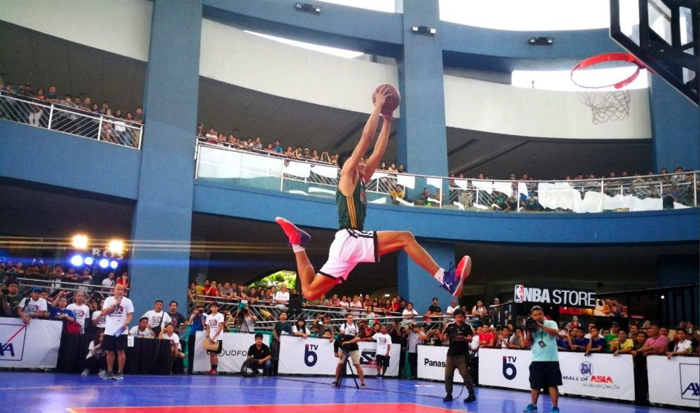 WATCH: Jebb Bulawan shows off powerful dunks at NBA 3X Philippines