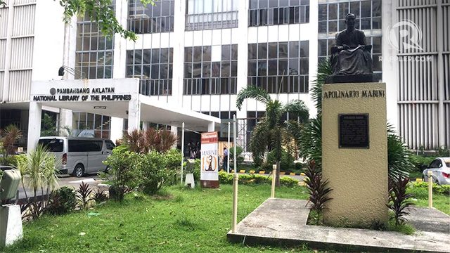 MABINI. A statue of Apolinario Mabini can be seen in front of the National Library at Ermita, Manila. Photo by Michael Bueza/Rappler