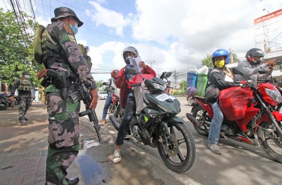Cimatu brings in troops as he begins battle vs coronavirus in Cebu City