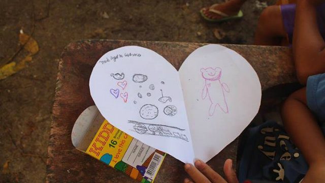 ONE HEART. Participants created cards for the survivors of Typhoon Yolanda. Photo from Belen Calingacion