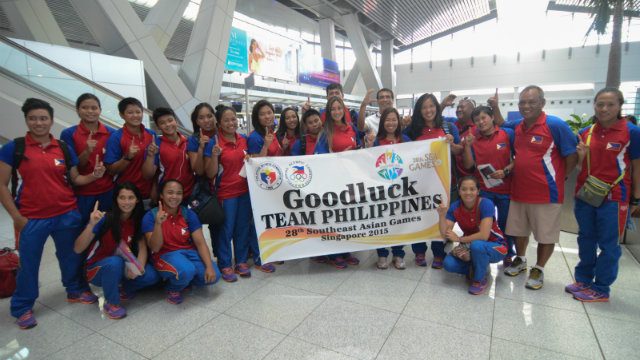 Members of the Philippine SEA Games delegation pose at NAIA Terminal 3. Photo by Alecs Ongcal 