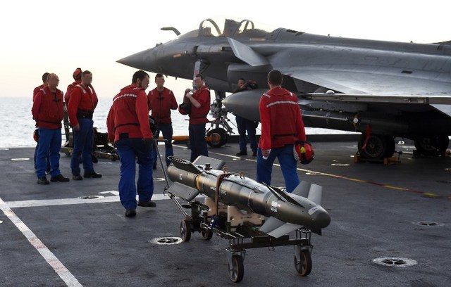 French jets strike ISIS oil sites in Syria – minister