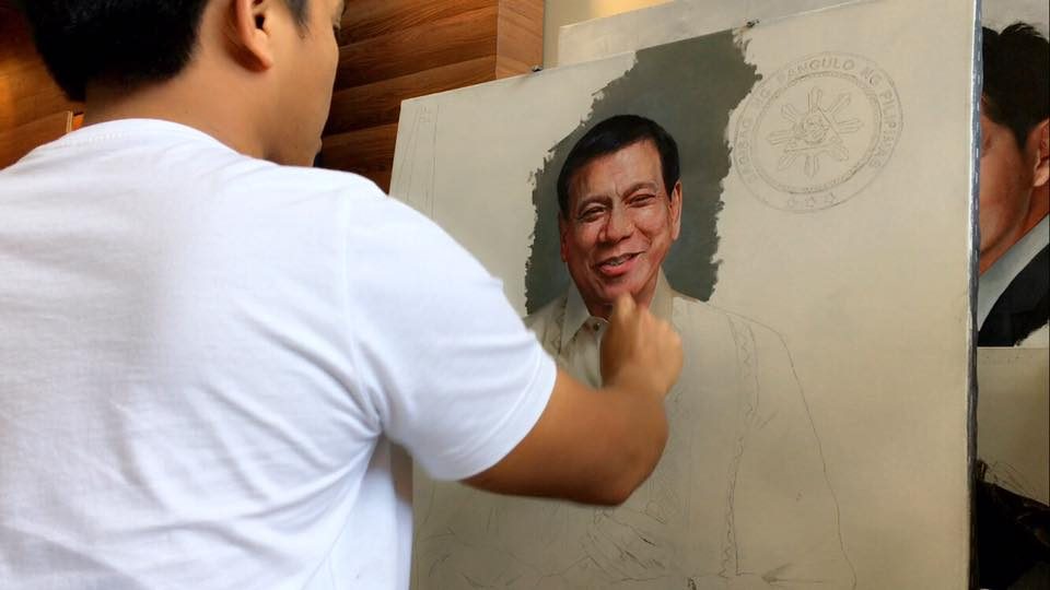 OFFICIAL DUTERTE PORTRAIT. Artist Macky Bongabong paints a portrait of President Rodrigo Duterte that was commissioned by Malacañang. Photo courtesy of Macky Bongabong 