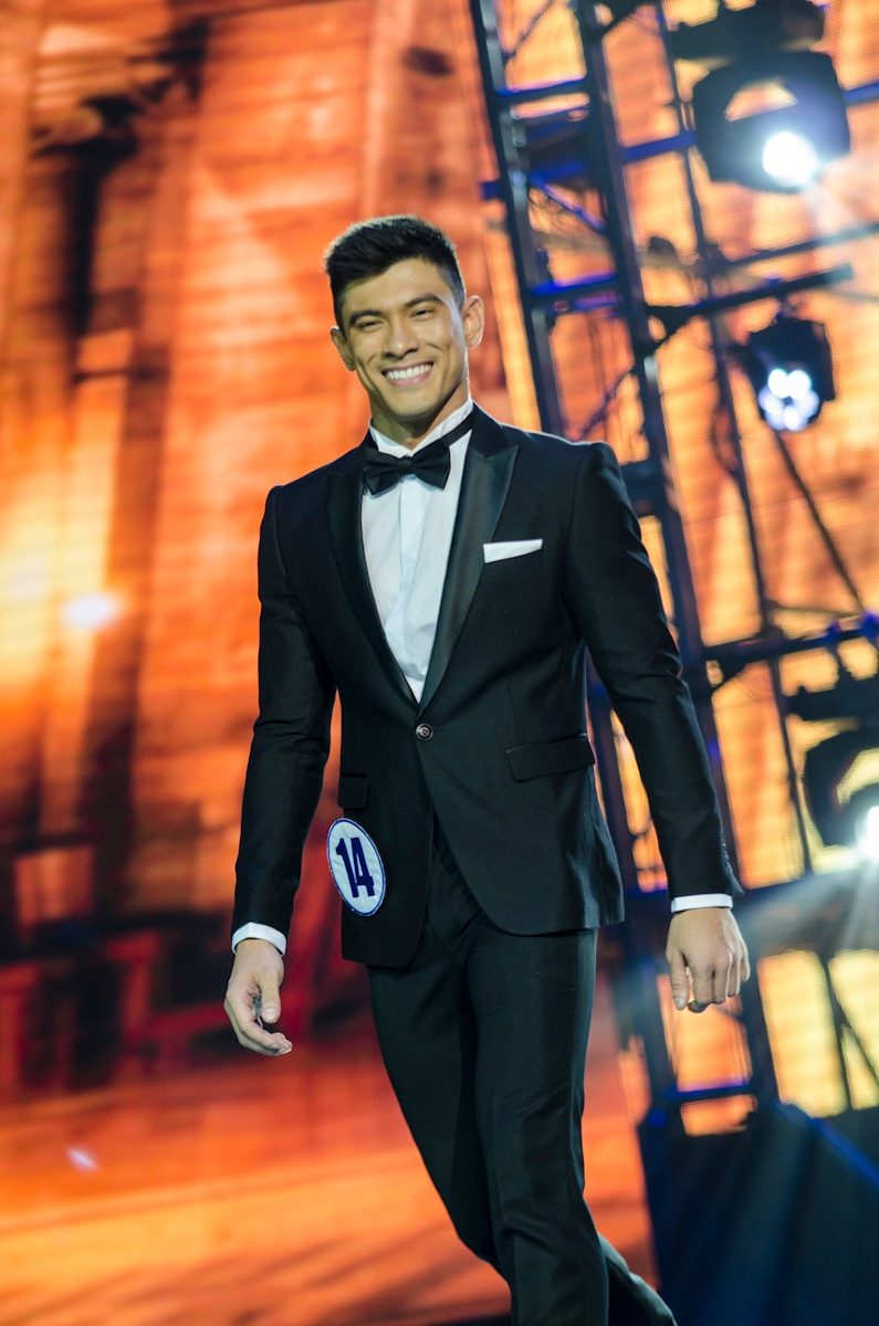DRESSED TO THE NINES. Looking dapper and sharp was JB Saliba during the night's formalwear segment. Photo by Rob Reyes/Rappler 