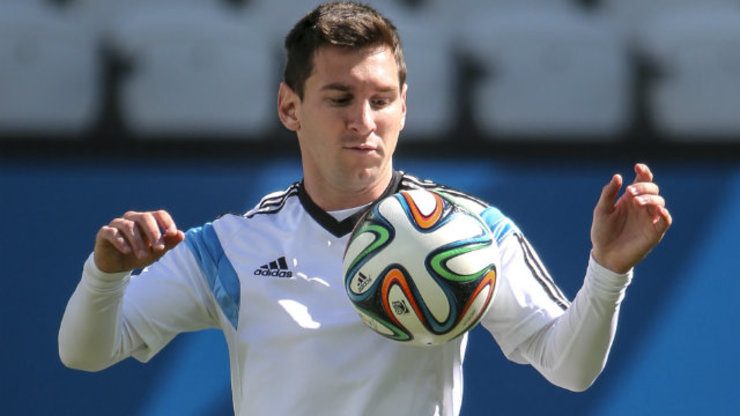 ‘Amazing’ Messi is our Maradona, says coach