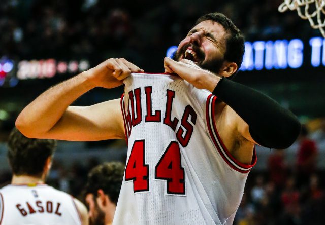 Bulls boost playoff hopes with comeback win over Rockets
