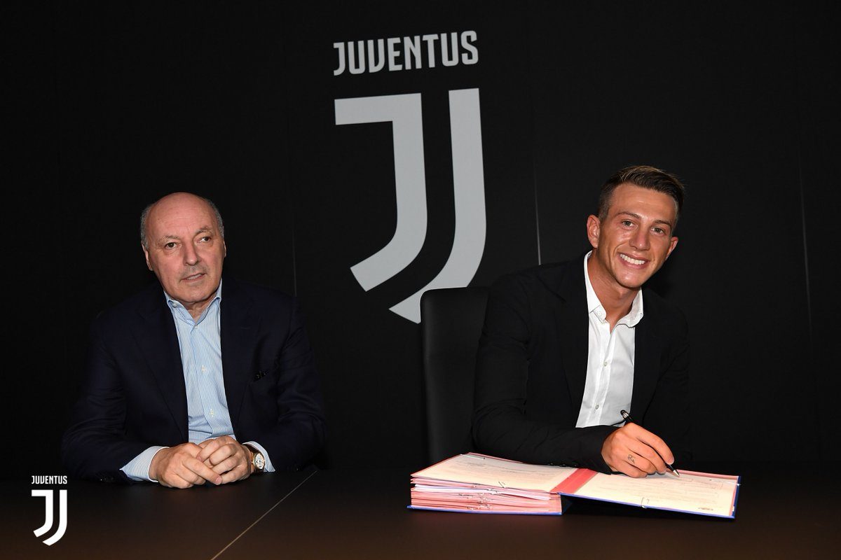 Federico Bernardeschi bergabung dengna Juventus. Foto dari Twitter/@juventusfcen 