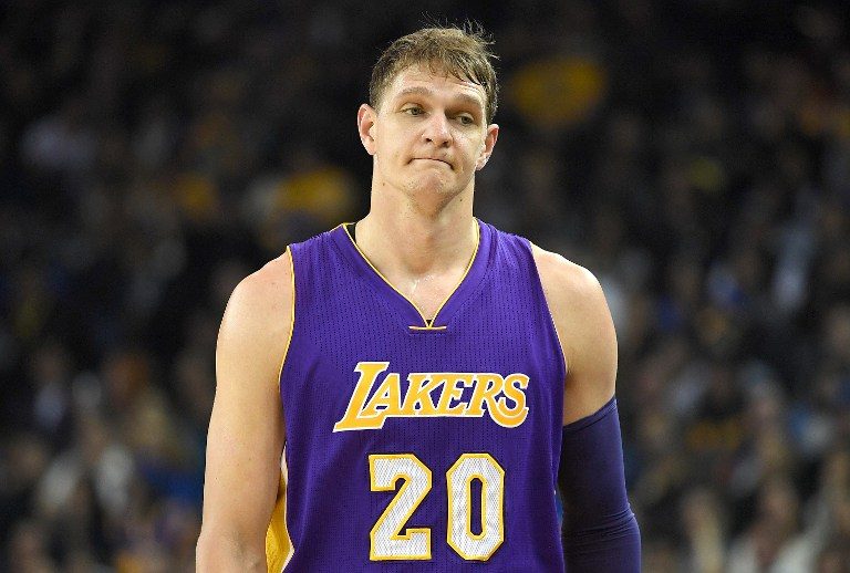Former Cavs center Mozgov finally collects championship ring