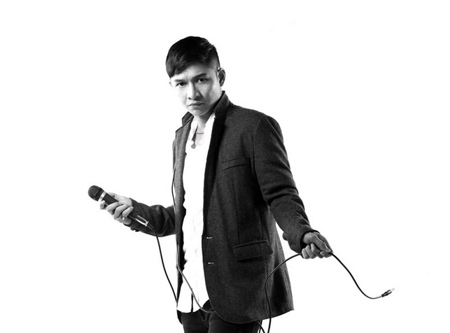 Pasha, vokalis Band Ungu dan salah satu artis yang mencalonkan diri dalam pilkada serentak 2015. Foto dari: unguband.com  