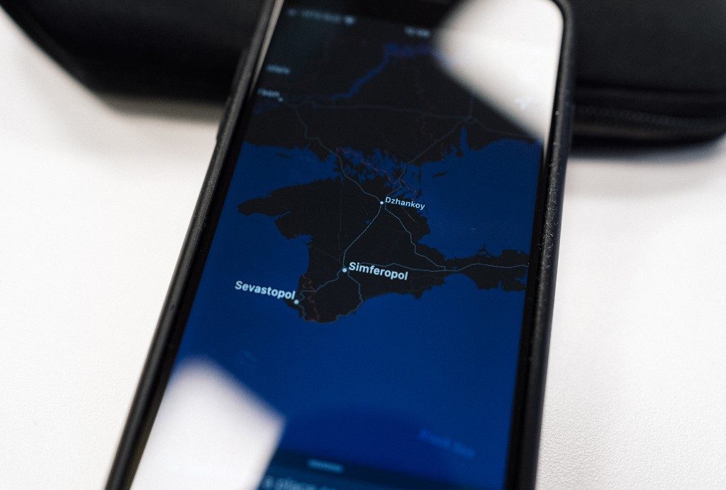 Apple to ‘carefully’ examine Crimea map controversy