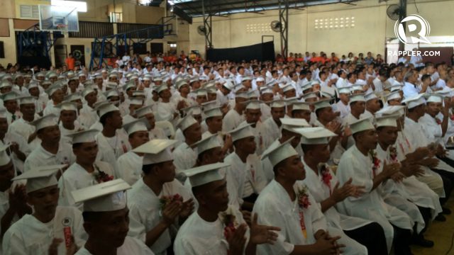 Luistro says sorry to graduating inmates: We’ve let you down