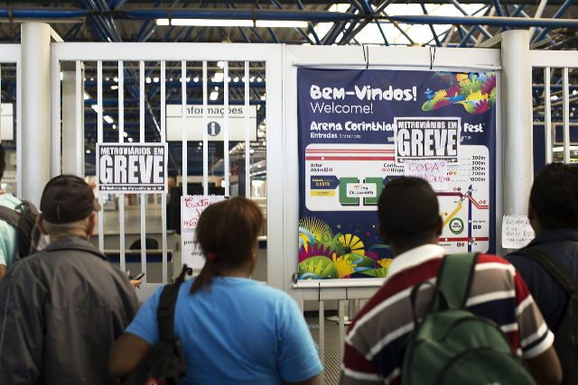 Brazil subway staff extend World Cup strike