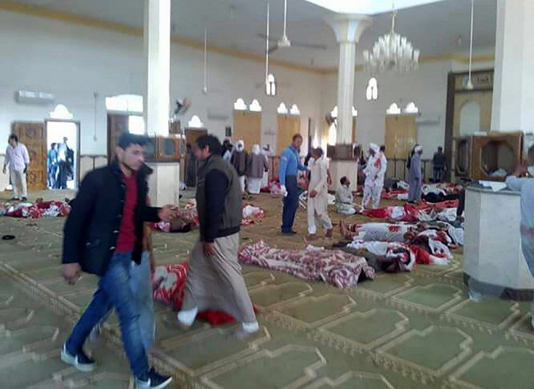 Egypt mourns 305 victims of Sinai mosque attack