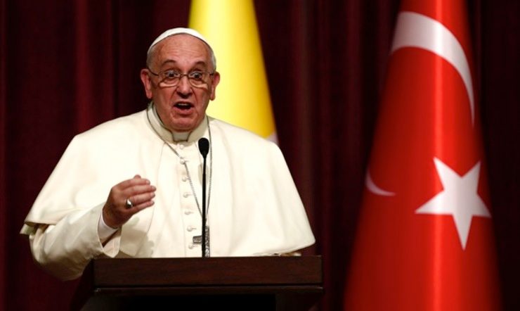 Pope Francis pleads for dialogue to end extremism