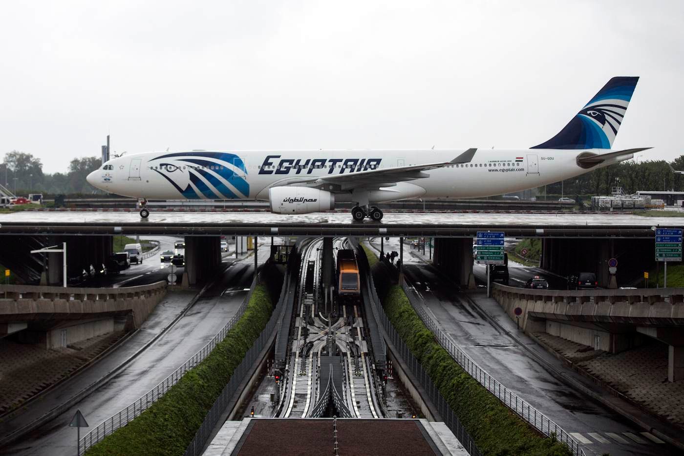 Body part, seats, luggage found in EgyptAir search