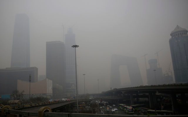 Beijing pollution soars but no red alert