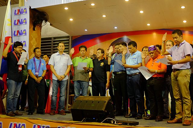 UNA MEMBERS. JV Bautista (left) leads the swearing-in of top leaders in Mindanao, including Misamis Oriental governor Yevgeny 'Bambi' Emano (right), as Vice President Jejomar Binay (2nd, left) looks on. Bobby Lagsa/Rappler  