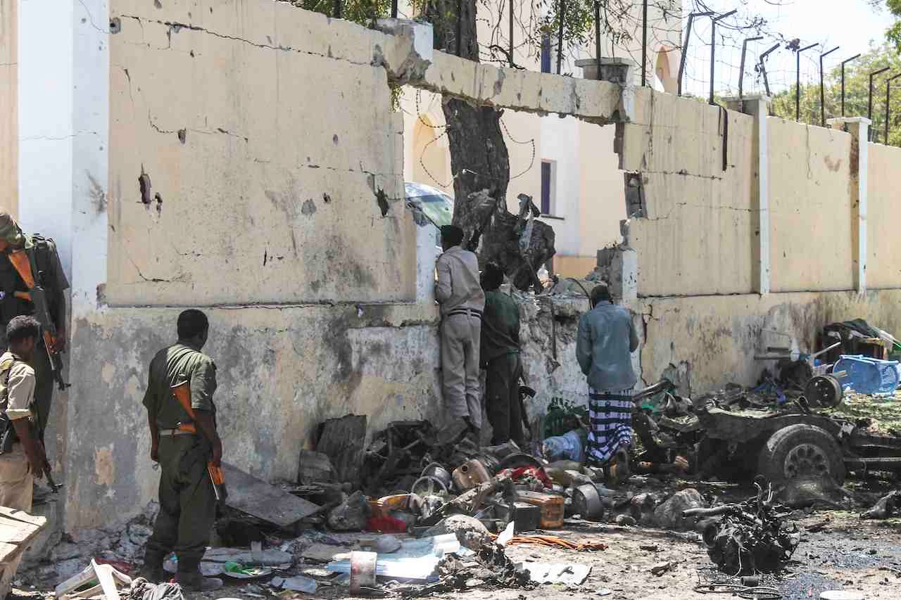 Somali Shebab kill 15 in education ministry attack