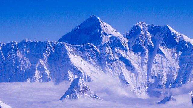 Nepal counts cost of damaging Everest debacle