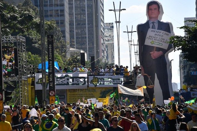 Thousands protest in Brazil in support of justice minister