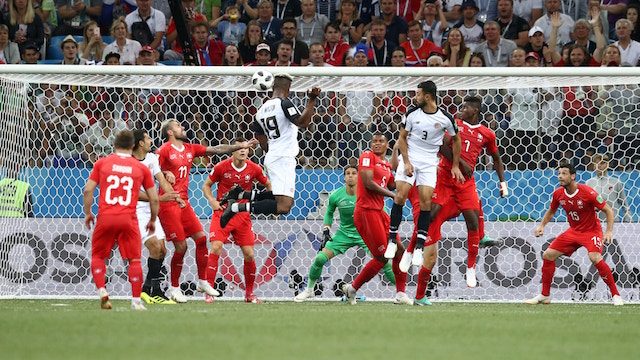 GOL PERDANA. Detik-detik Kendall Waston menjebol gawang Kosta Rika untuk pertama kalinya. Foto dari FIFA.com 