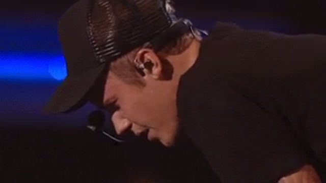 WATCH: Justin Bieber explains why he broke down in tears at the MTV VMAs