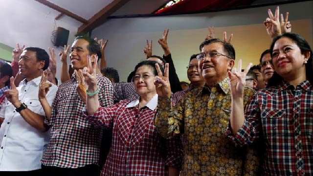 RULING MINORITY. President-elect Joko Widodo and Vice President-elect Jusuf Kalla with PDI-P leaders on July 9, 2014. File photo by EPA