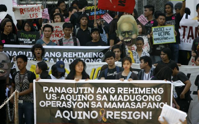 Thousands of students walk out to call for Aquino’s resignation