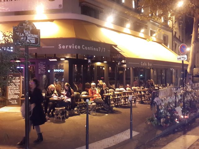 Kafe di Paris dibuka kembali setelah serangan teroris