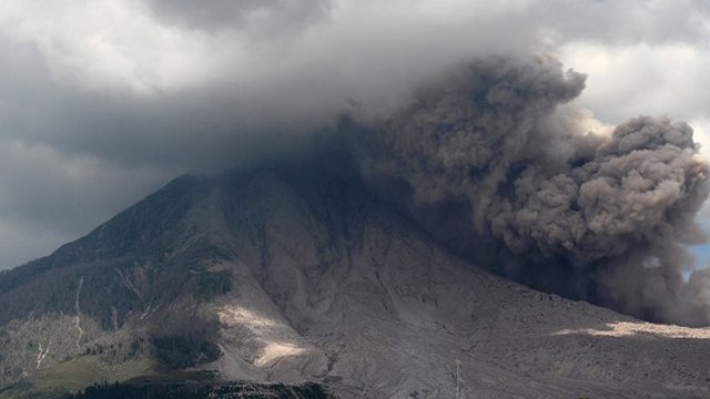 Indonesia volcano eruption kills 3