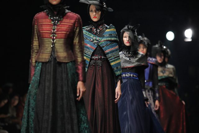 Mengintip tren fashion terbaik di ajang ‘Jakarta Fashion Week 2017’