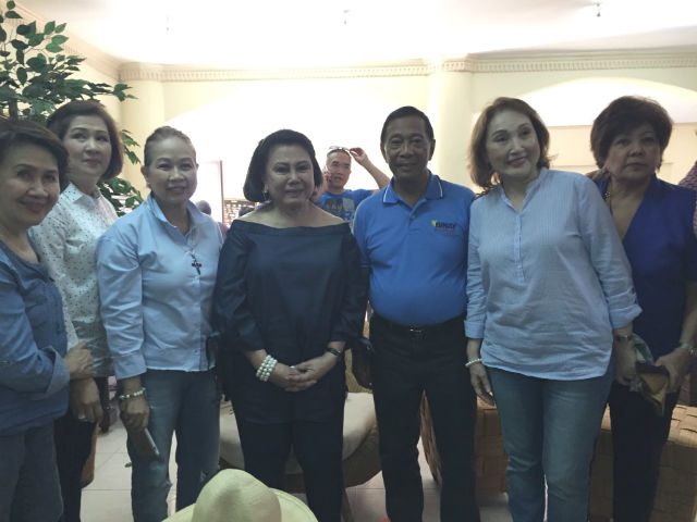 Ex-senator Loi Estrada hosts lunch for Binay in Zambales