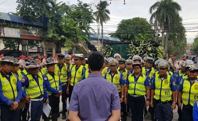 PASIG CHIEF. Pasig City Mayor Vico Sotto offers traffic enforcers a way to secure their tenure even as he warns them to 'straighten up' or face dismissal and prosecution. Photo from Sottoâs Facebook page 