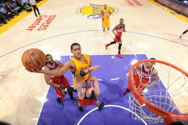 Fil-Am Jordan Clarkson scores career-high in Lakers loss
