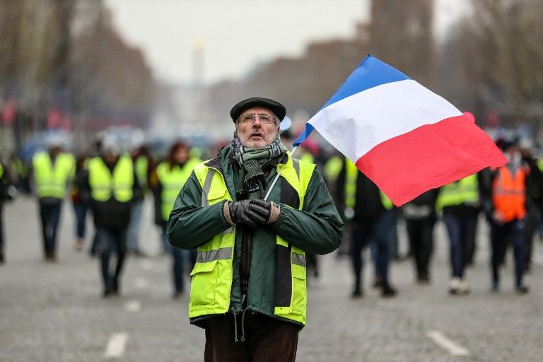 France’s ‘yellow vest’ protests decline on decisive weekend